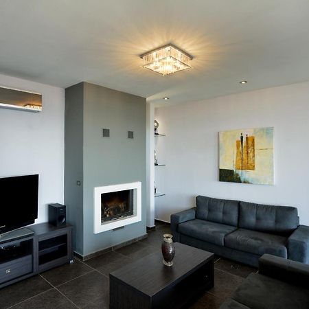 Adorno Luxury Villas 克拉法吉亚 外观 照片