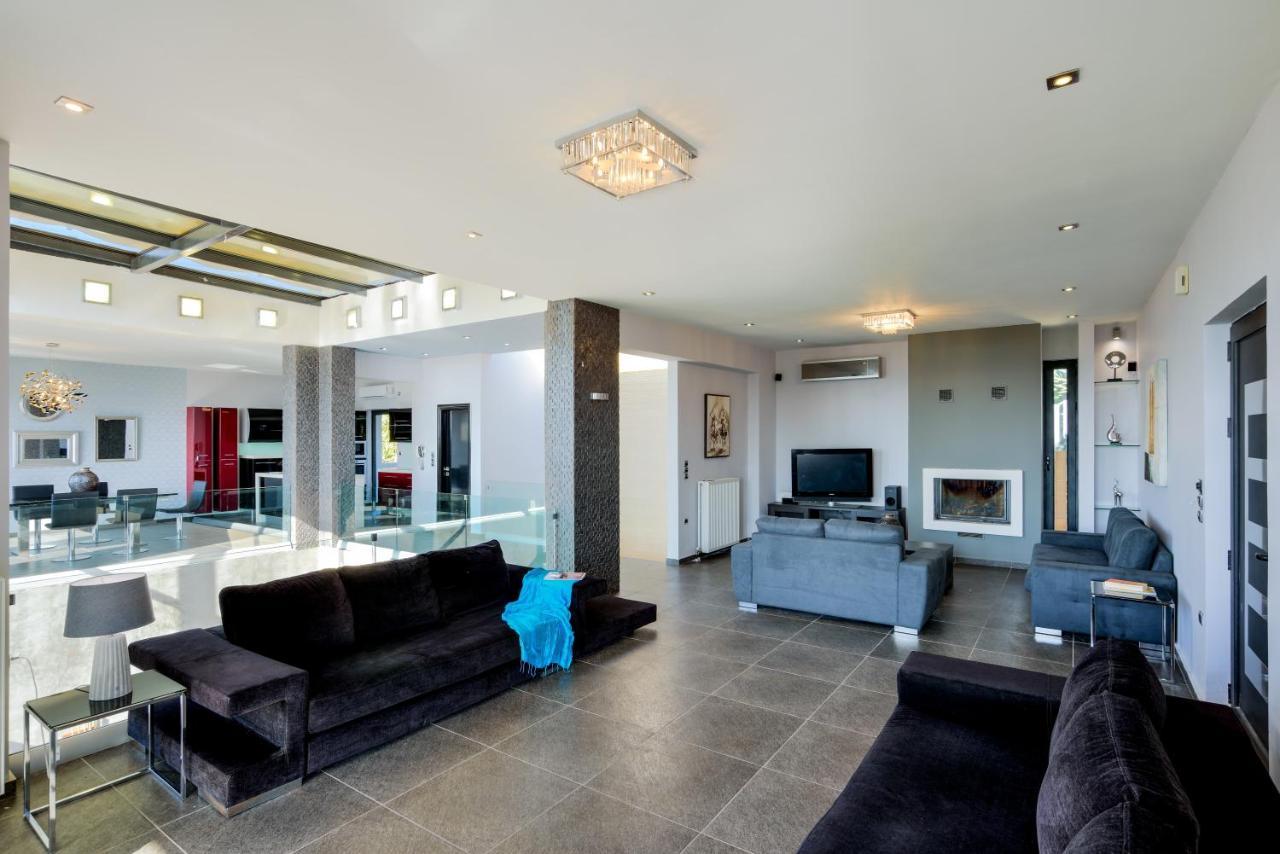 Adorno Luxury Villas 克拉法吉亚 外观 照片