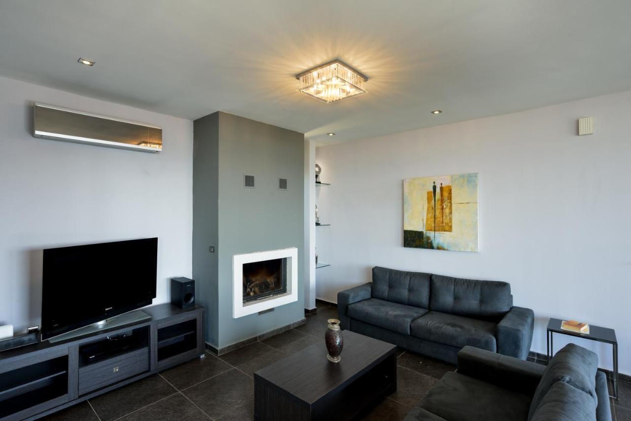 Adorno Luxury Villas 克拉法吉亚 外观 照片