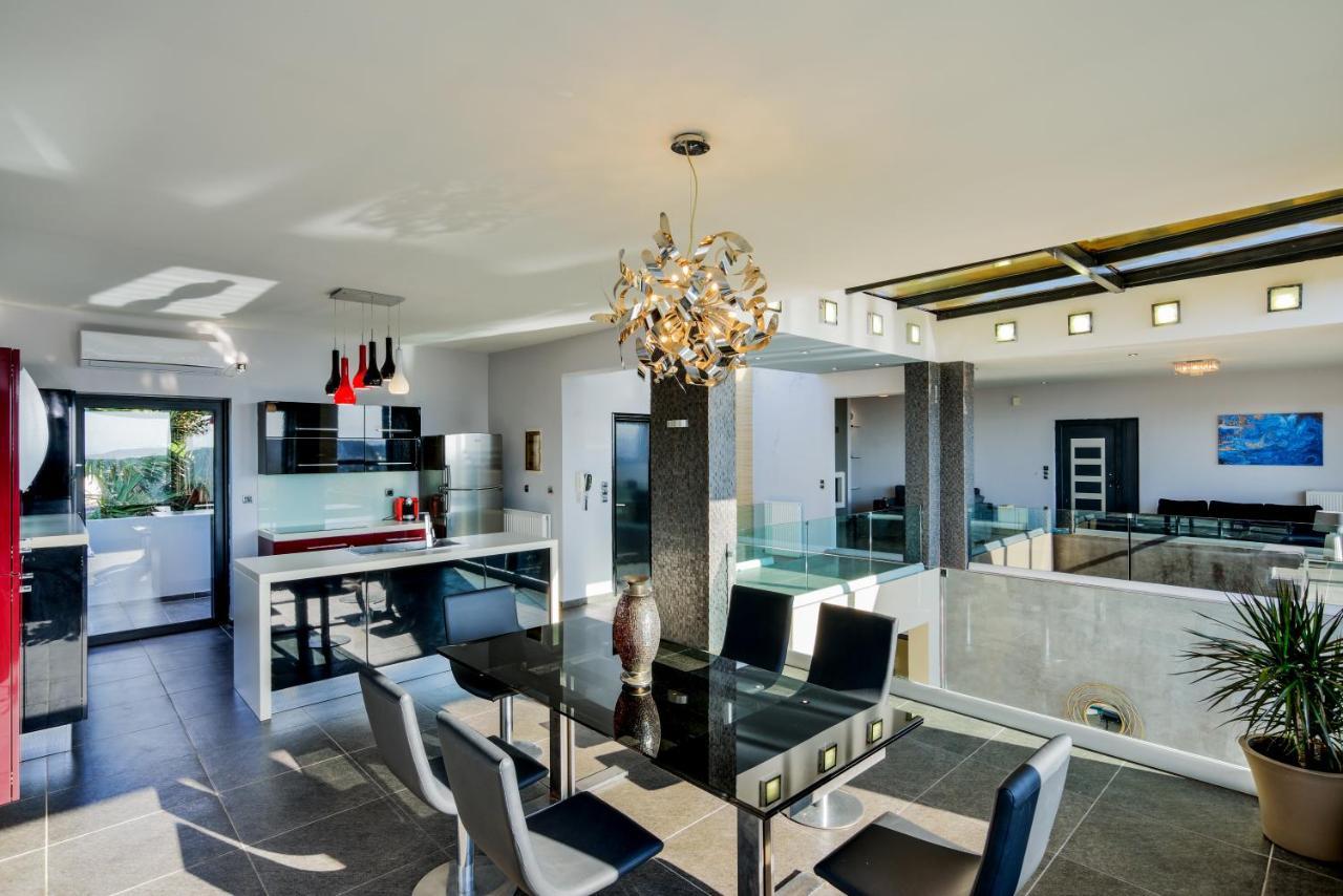 Adorno Luxury Villas 克拉法吉亚 外观 照片