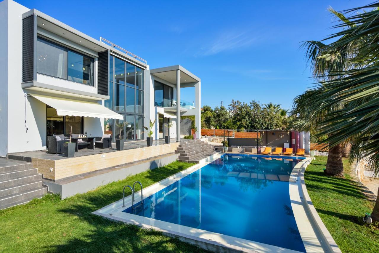Adorno Luxury Villas 克拉法吉亚 外观 照片