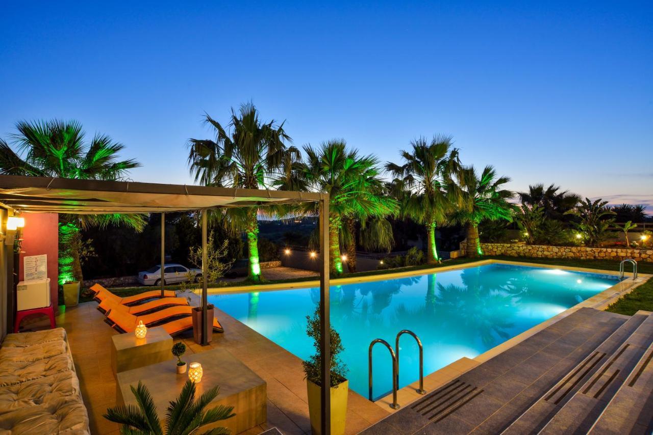 Adorno Luxury Villas 克拉法吉亚 外观 照片