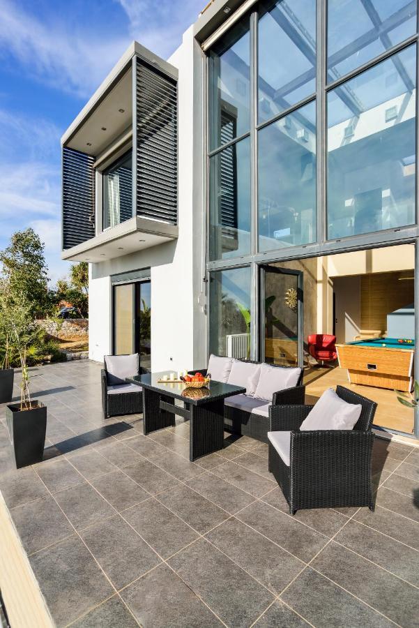 Adorno Luxury Villas 克拉法吉亚 外观 照片