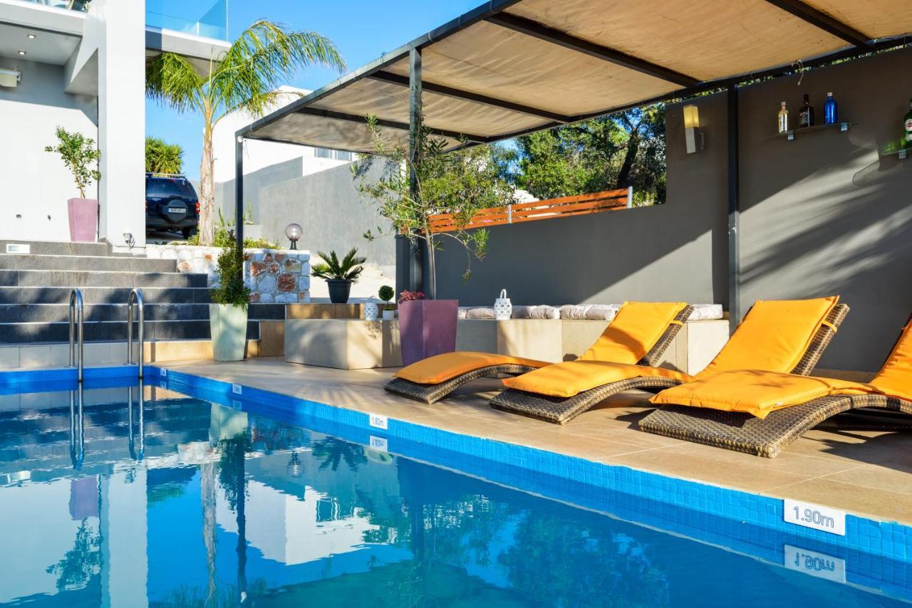 Adorno Luxury Villas 克拉法吉亚 外观 照片