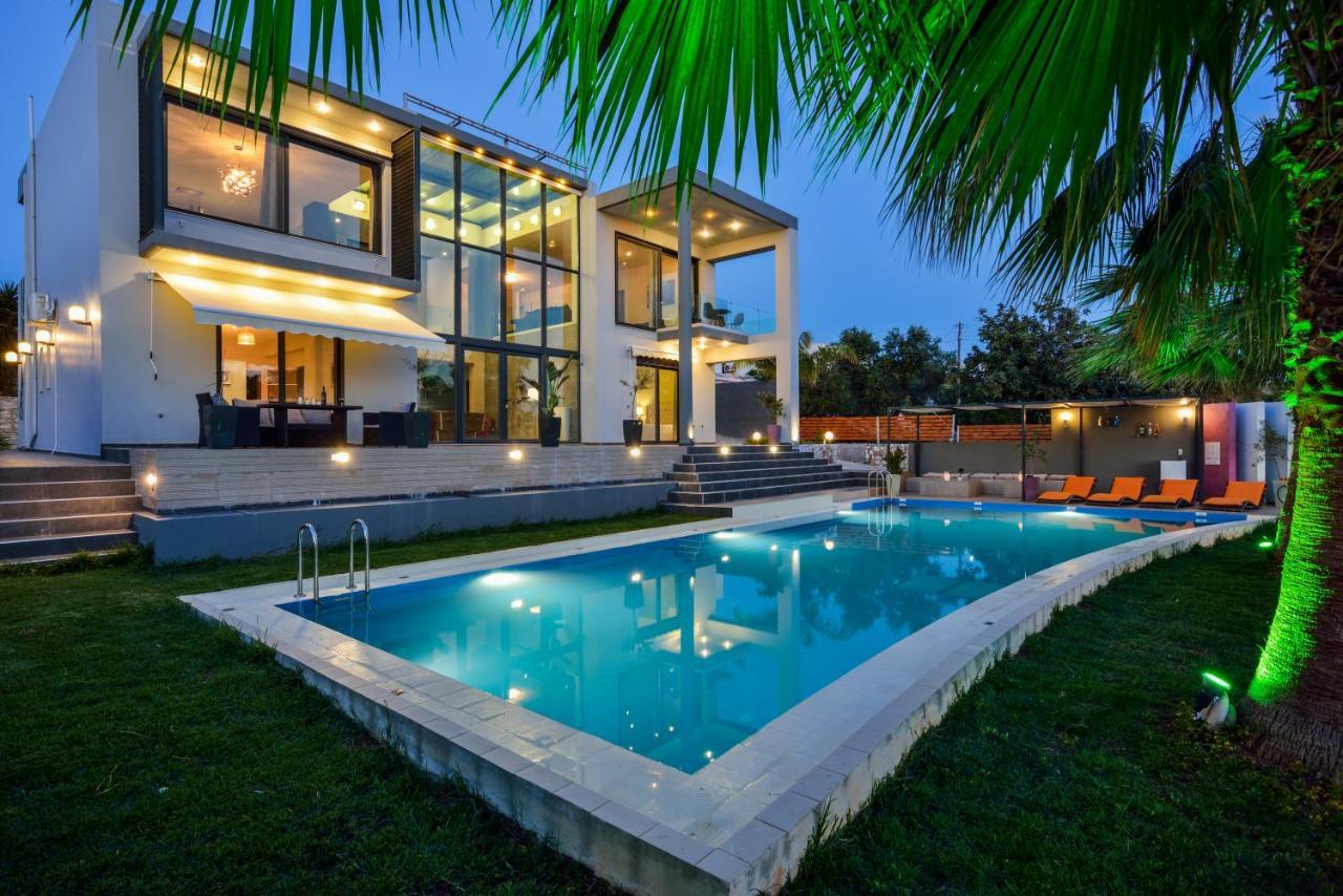 Adorno Luxury Villas 克拉法吉亚 外观 照片